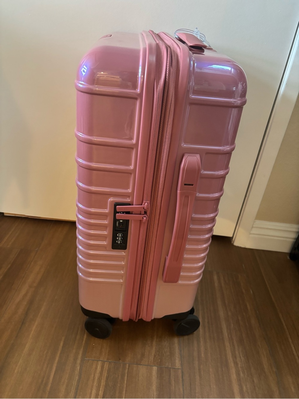 Beis wicked pink hard Shell Pink Carry-On Luggage with TSA Lock brand new!!